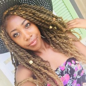 Meet your Posher, Ebony